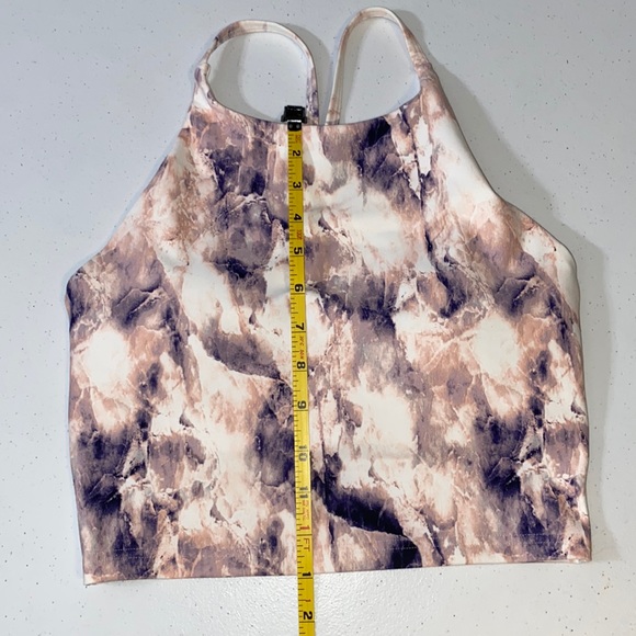 Old Navy Women’s Athletic Gym Crop Top With Built In Bra Marble Print Size Small - Picture 7 of 9